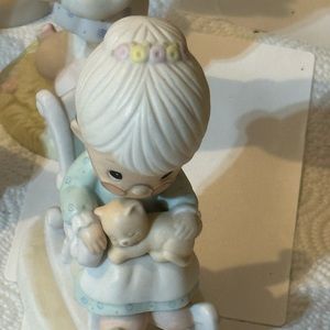 Precious moments lot.